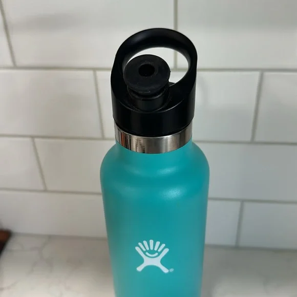 Hydroflask 24 oz standrad mouth in Mint - Picture 2 of 5